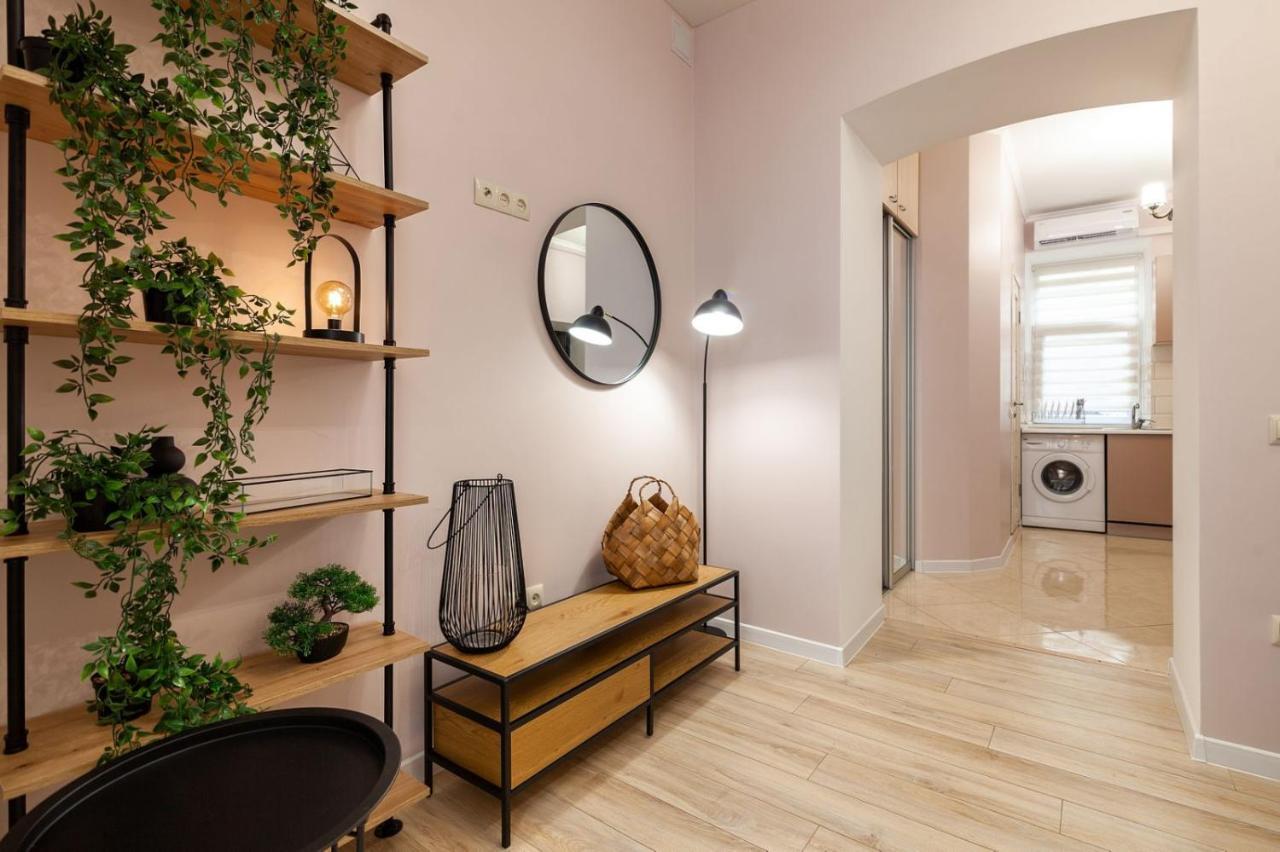 Avangard Magnus Apartment Lemberg Exterior foto